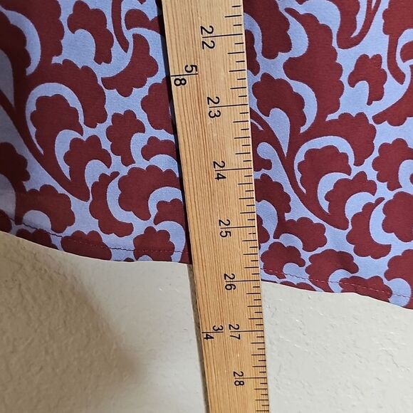 LOFT Medium Brick Red and Blue‎ Ruffle Sleeveless Patterned Georgette Blouse - Picture 6 of 7